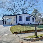 Modern Home At Colonial College Park Atlanta