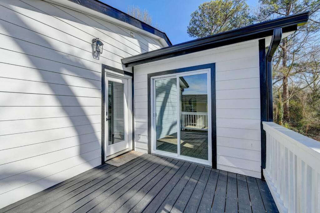 Modern At Colonial College Park Holiday home